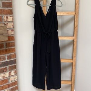 Black v neck wide leg jumpsuit- Capri/cropped length with pockets size m
